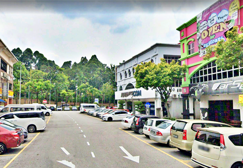 Kota Damansara Seksyen 8 Taman Pekaka Corner 3 Storey Shop For SALE (Main Road)