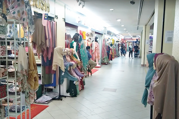 Wilayah Complex 4 Adjoining Shop For RENT (Good For Mamak Restaurant)