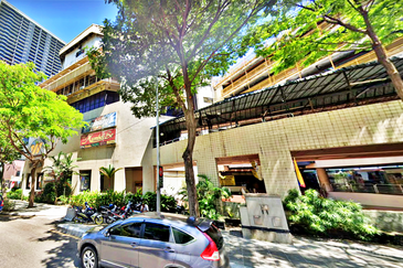 Wilayah Complex 4 Adjoining Shop For RENT (Good For Mamak Restaurant)