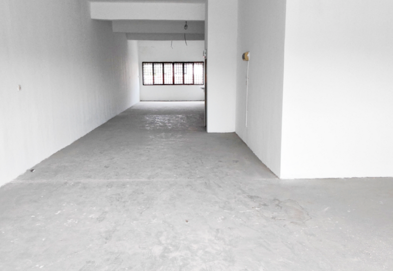 Taman Bukit Rawang Jaya 1st Floor Office For RENT (Main Road Near NSK)