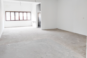 Taman Bukit Rawang Jaya 1st Floor Office For RENT (Main Road Near NSK)