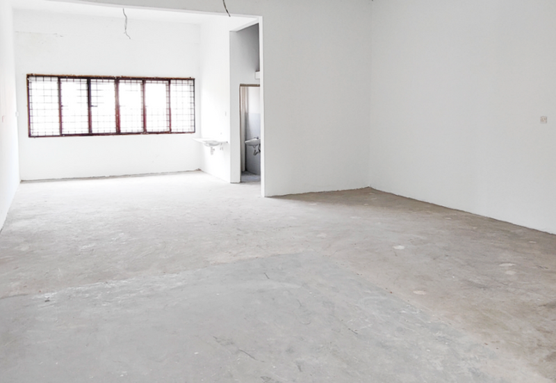 Taman Bukit Rawang Jaya 1st Floor Office For RENT (Main Road Near NSK)