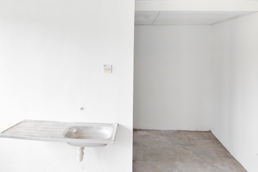 Taman Bukit Rawang Jaya 1st Floor Office For RENT (Main Road Near NSK)