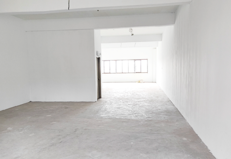 Taman Bukit Rawang Jaya 1st Floor Office For RENT (Main Road Near NSK)