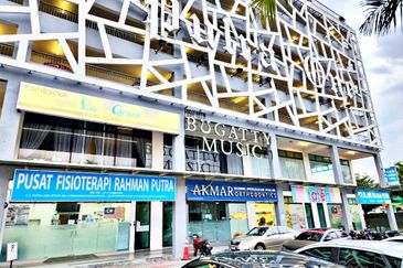 (Main Road) Sungai Buloh Bukit Rahman Putra 1 Office For RENT