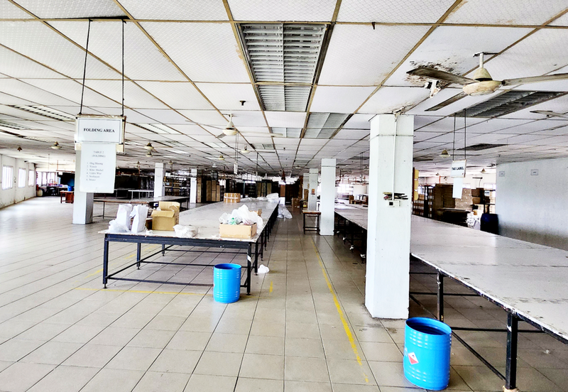 (2 Adjoining Detached Bungalow) Kawasan Industri Rawang Intergrated Factory For SALE