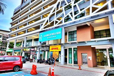 (Main Road 2 Storey) Sungai Buloh Bukit Rahman Putra 1 Shop For SALE