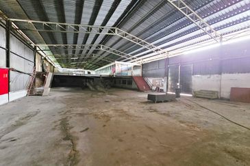 Kampung Bharu Cheras Factory Showroom For RENT