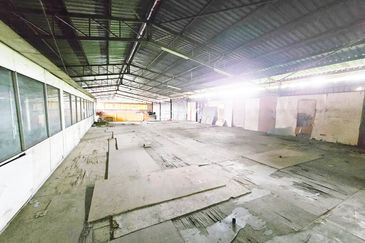 Kampung Bharu Cheras Factory Showroom For RENT