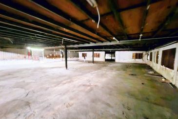 Kampung Bharu Cheras Factory Showroom For RENT