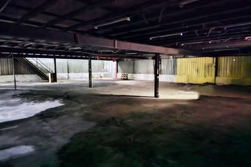 Kampung Bharu Cheras Factory Showroom For RENT