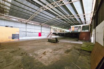 Kampung Bharu Cheras Factory Showroom For RENT