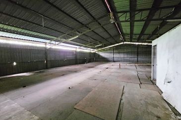 Kampung Bharu Cheras Factory Showroom For RENT