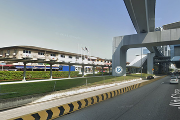 (Main Road 3 Storey) Cheras Taman Mutiara Barat Shop For SALE