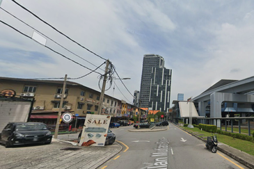 (Main Road 3 Storey) Cheras Taman Mutiara Barat Shop For SALE