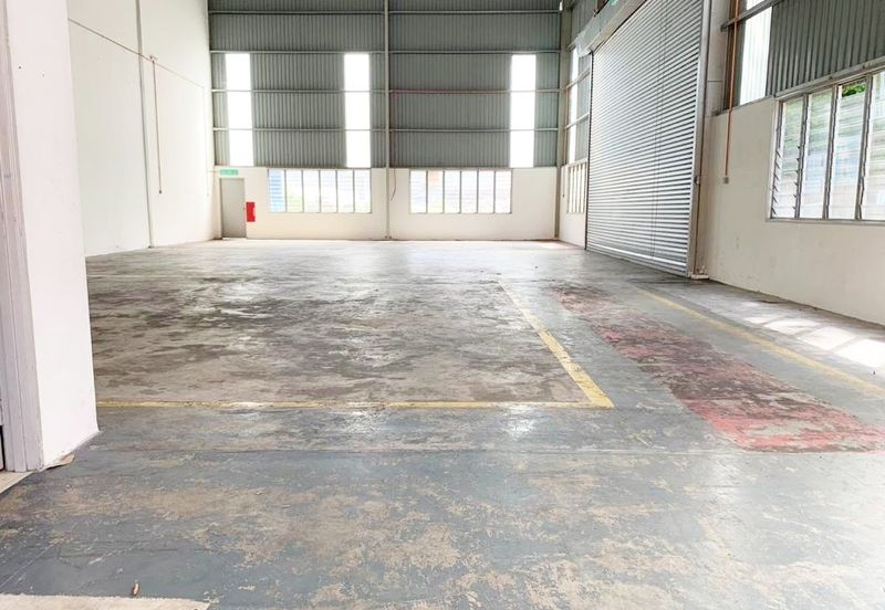 (1.5 Storey Semi Detached)  Bukit Rawang Jaya Factory For SALE