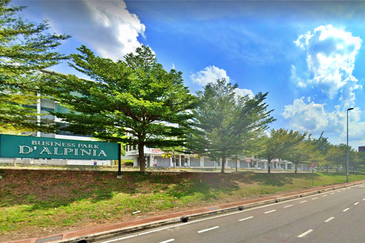 (3 Storey) Puchong D'Alpinia Business Park Shop For SALE