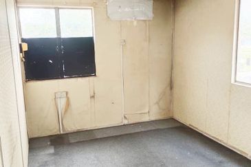 (Corner 1st Floor) Taman Subang Indah Bandar Sunway Jalan PJS 10 Shop Office For RENT