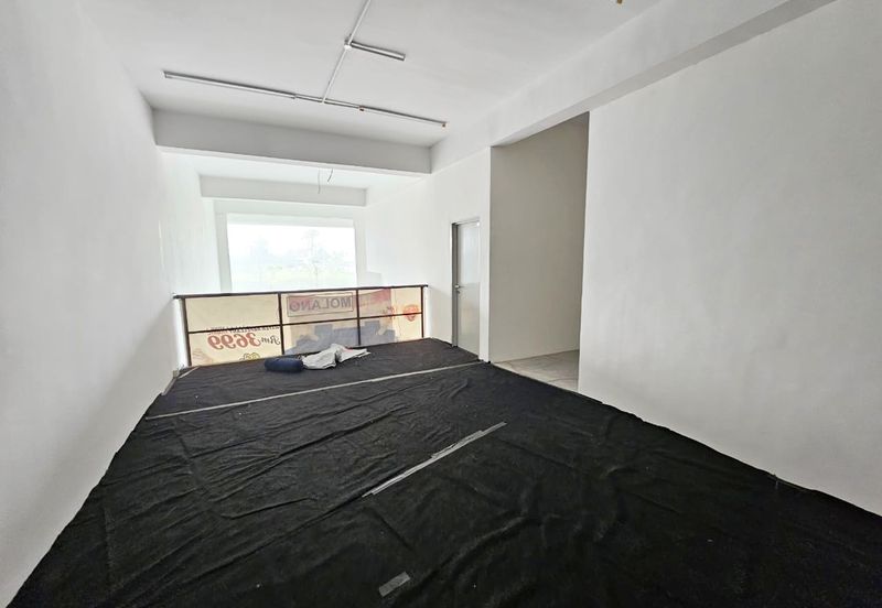 Pusat Perdagangan Maisons