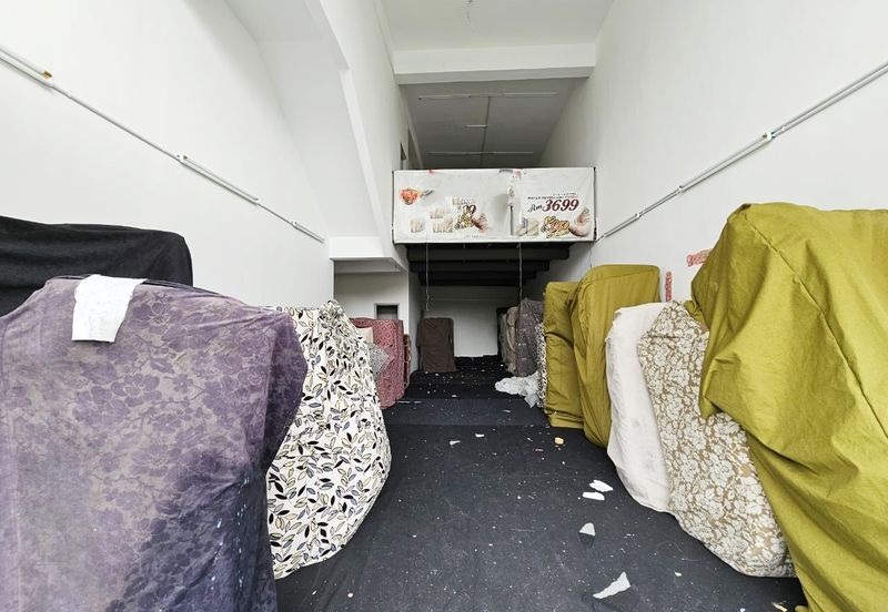 Pusat Perdagangan Maisons