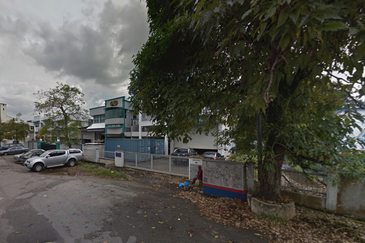 (Main Road) Sungai Buloh Kawasan Perindustrian SB Jaya 1.5 Storey Factory For SALE