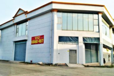 (Main Road) Sungai Buloh Kawasan Perindustrian SB Jaya 1.5 Storey Factory For SALE