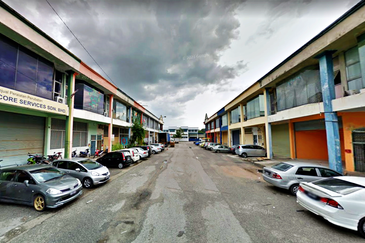 (Main Road) Sungai Buloh Kawasan Perindustrian SB Jaya 1.5 Storey Factory For SALE