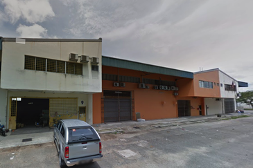 (Main Road) Sungai Buloh Kawasan Perindustrian SB Jaya 1.5 Storey Factory For SALE