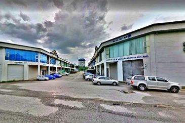 (Main Road) Sungai Buloh Kawasan Perindustrian SB Jaya 1.5 Storey Factory For SALE