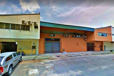 (Main Road) Sungai Buloh Kawasan Perindustrian SB Jaya 1.5 Storey Factory For SALE