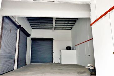 (Corner 1.5 Storey) Batu Caves Taman Industri Bolton Factory For SALE