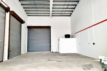 (Corner 1.5 Storey) Batu Caves Taman Industri Bolton Factory For SALE