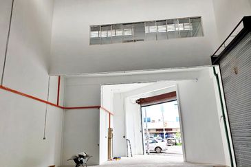 (Corner 1.5 Storey) Batu Caves Taman Industri Bolton Factory For SALE