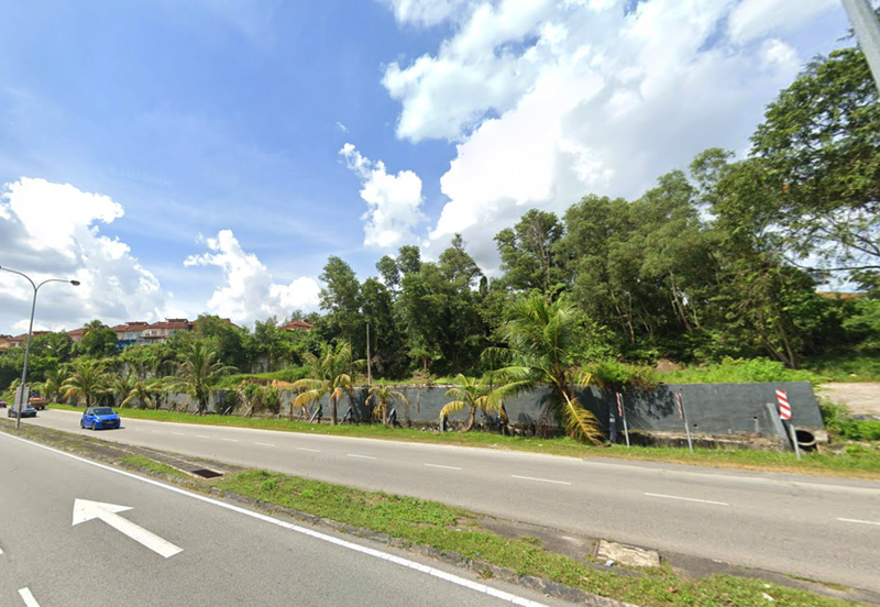 (1.7 Acres Main Road) Kajang Jalan Semenyih Taman Damai Mewah Batu 16 1/2 Commercial Land For SALE