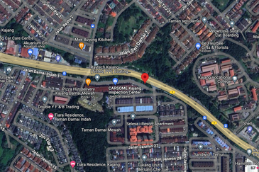 (1.7 Acres Main Road) Kajang Jalan Semenyih Taman Damai Mewah Batu 16 1/2 Commercial Land For SALE