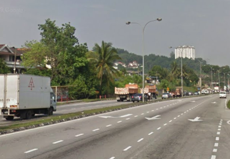 (1.7 Acres Main Road) Kajang Jalan Semenyih Taman Damai Mewah Batu 16 1/2 Commercial Land For RENT