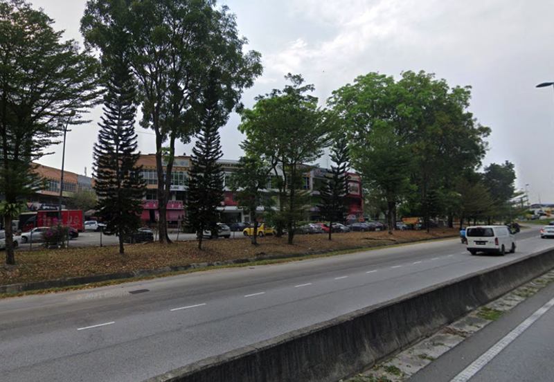 (Main Road Corner) Pusat Perniagaan Megamas Sungai Buloh 3 Storey Shop For SALE