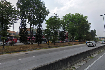 (Main Road Corner) Pusat Perniagaan Megamas Sungai Buloh 3 Storey Shop For SALE