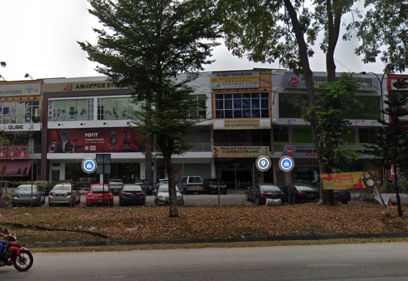(Main Road Corner) Pusat Perniagaan Megamas Sungai Buloh 3 Storey Shop For SALE