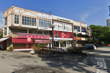 (Main Road Corner) Pusat Perniagaan Megamas Sungai Buloh 3 Storey Shop For SALE
