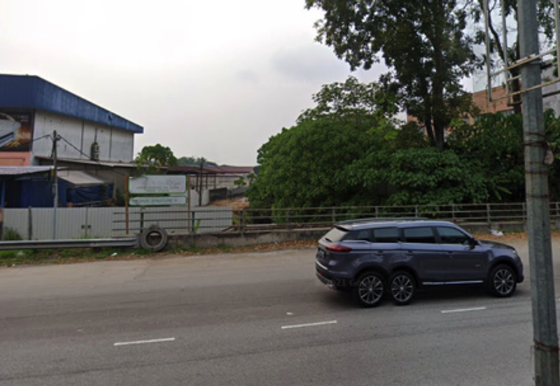 (Main Road Corner) Pusat Perniagaan Megamas Sungai Buloh 3 Storey Shop For SALE