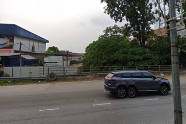 (Main Road Corner) Pusat Perniagaan Megamas Sungai Buloh 3 Storey Shop For SALE
