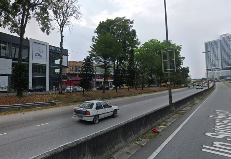 (Main Road Corner) Pusat Perniagaan Megamas Sungai Buloh 3 Storey Shop For SALE