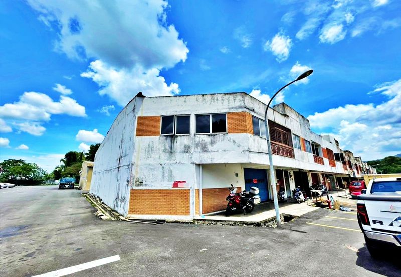 (1.5 Storey) Rawang Taman Perindustrian Hijau Factory For RENT