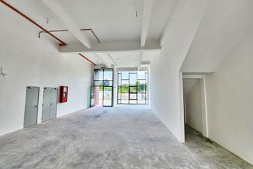 (3 Storey W/Lift) Rawang Taman Perindustrian UB Brand NEW Semi Detached Factory For RENT