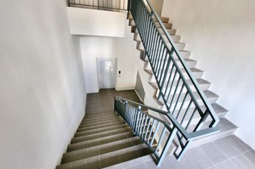 (3 Storey W/Lift) Rawang Taman Perindustrian UB Brand NEW Semi Detached Factory For RENT