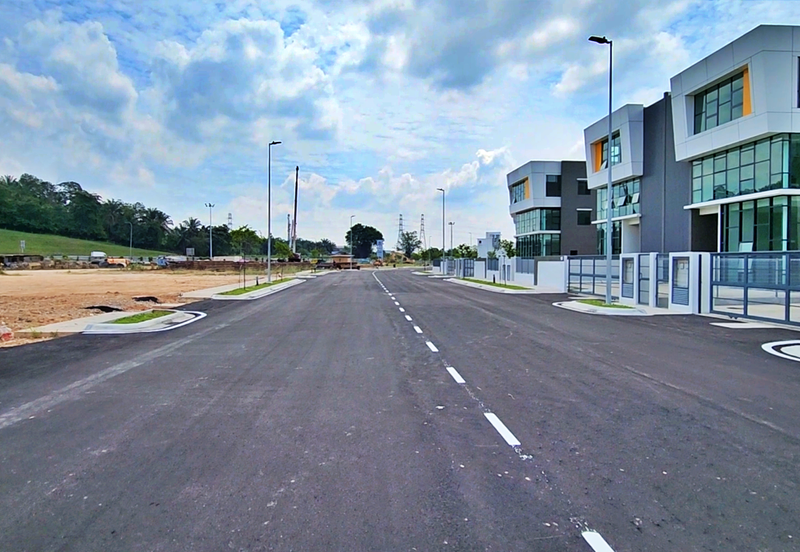 (Brand NEW 3 Sty W/Lift) Rawang Taman Perindustrian UB Semi Detached Factory For SALE