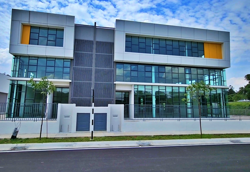 (3 Storey W/Lift) Rawang Taman Perindustrian UB Semi Detached Factory For RENT