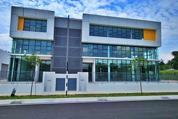 (3 Storey W/Lift) Rawang Taman Perindustrian UB Semi Detached Factory For RENT