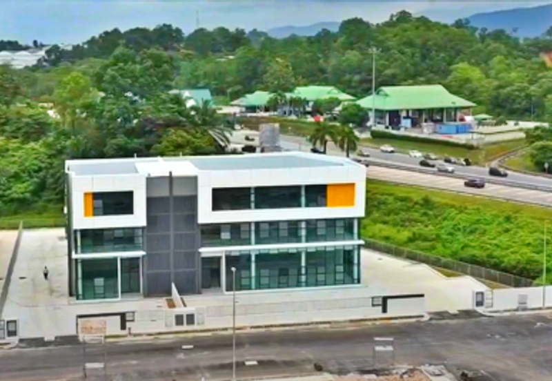 (3 Storey W/Lift) Rawang Taman Perindustrian UB Semi Detached Factory For RENT